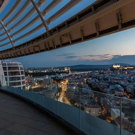 View In Sky Park By Zaha Hadid Lägenhet *