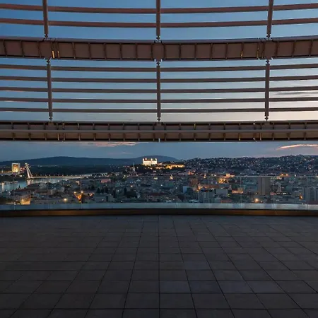 View In Sky Park By Zaha Hadid アパート ブラチスラヴァ