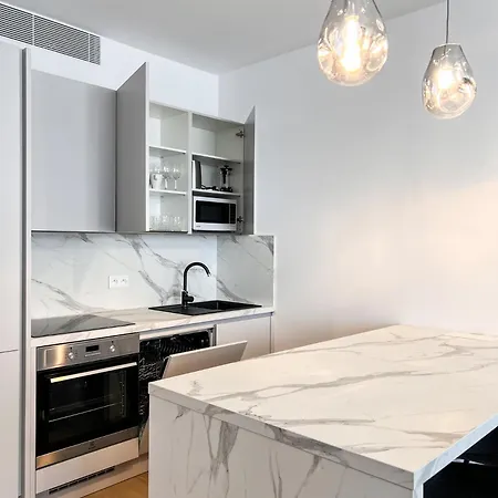 Apartament View In Sky Park By Zaha Hadid *