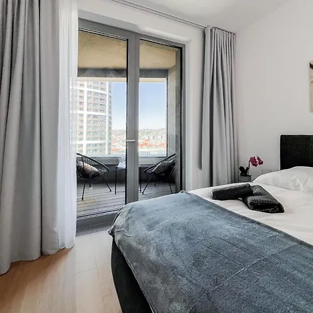 Apartament View In Sky Park By Zaha Hadid